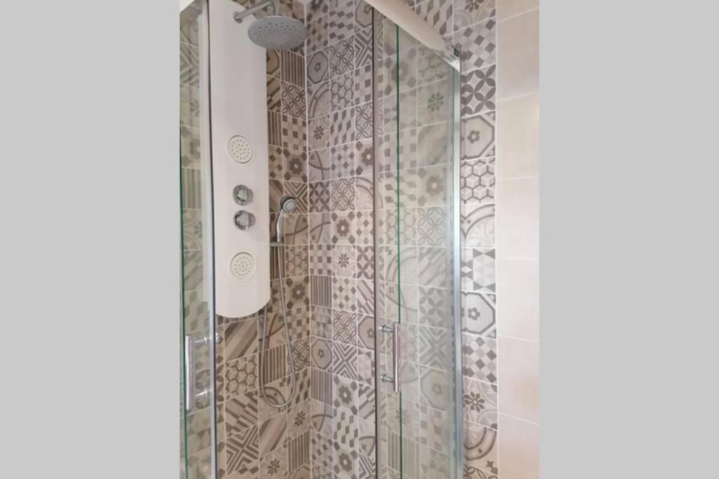 Apartament Les Etapes Chartraines Parking Wifi Jaccuzi Chartres Zewnętrze zdjęcie